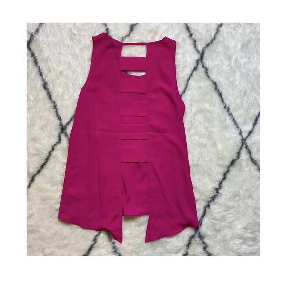 Express Split Ladder Back Tank - Picture 2 of 3